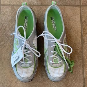 Skechers Inspire Tennis Shoes - NEW!
